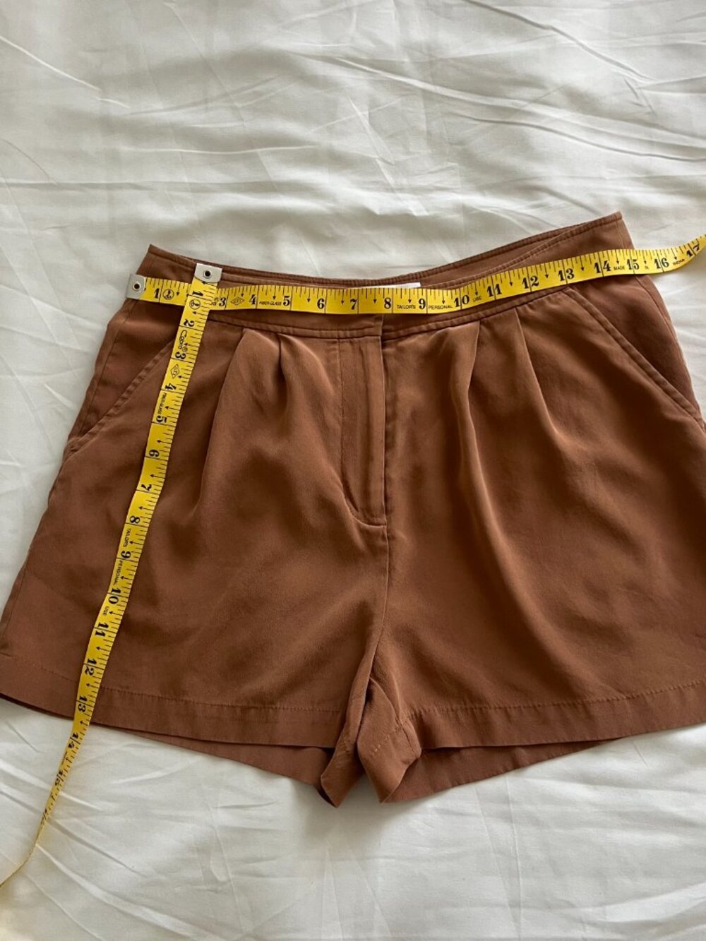 Tibi New York 100% Silk Pleated Front Tailored Shorts Brown / Caramel Size 2 - Picture 3 of 7